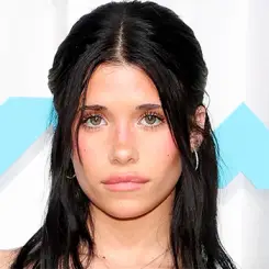 Фото артиста: Nessa Barrett