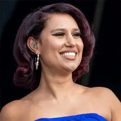 Фото артиста: RAYE