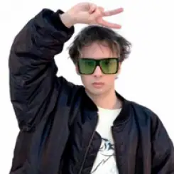 Фото артиста: Slava Marlow