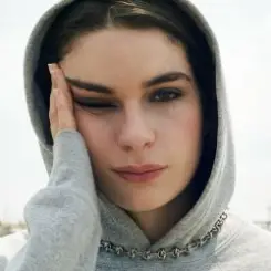 Kyana & Adele Castillon - Le Masque слушать онлайн