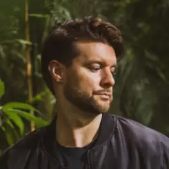 Yotto - Slowly слушать онлайн