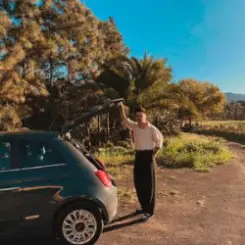 Andrei Ursu - Tot ce avem e azi слушать онлайн