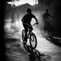 100лиця & MOTANA - Молодість (KARMV REMIX) слушать онлайн