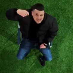 Местный - В кресле слушать онлайн