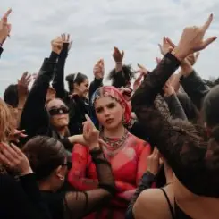 Issey Cross - Body Talk слушать онлайн