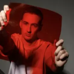 TESLENKO - На тому балконі слушать онлайн