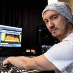 Kind Of Zero - Happy People слушать онлайн