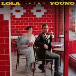 Lola Young - 6 Feet Under слушать онлайн