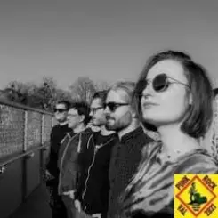 Leslie More - End of the road слушать онлайн