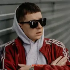 Денис Лирик - Кто ты такая слушать онлайн