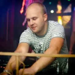 Alexander Popov - Attractive Force слушать онлайн