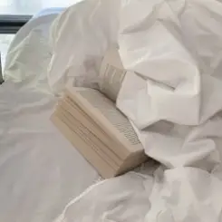 Женя і Катя - Розбиті частинки всередені слушать онлайн