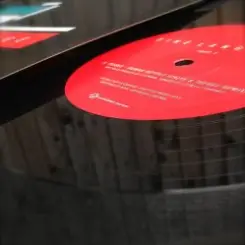 Teebee - Human Reptile (Calyx & Teebee Remix) слушать онлайн