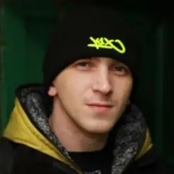 ЭЛЕКТРОВЕРСИЯ - Новый год слушать онлайн