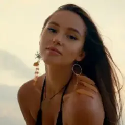 ELARIS - Tomorrow слушать онлайн