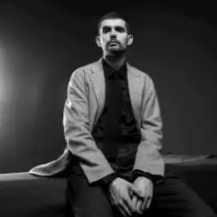 Noize MC - Девочки хотят медляков слушать онлайн