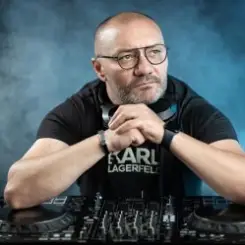 Dj Niki One - День Победы (9 Мая remix) слушать онлайн