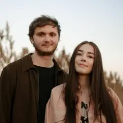 Женя і Катя - Скажи слушать онлайн