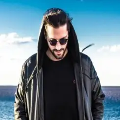 Maxi Vega - Crossover слушать онлайн