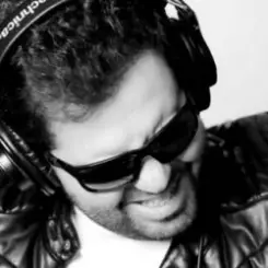 Vahid Ghandizadeh - Resurrection (Original Mix) слушать онлайн