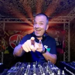 DJ Seduction - Kick That Bass (Original Mix) слушать онлайн